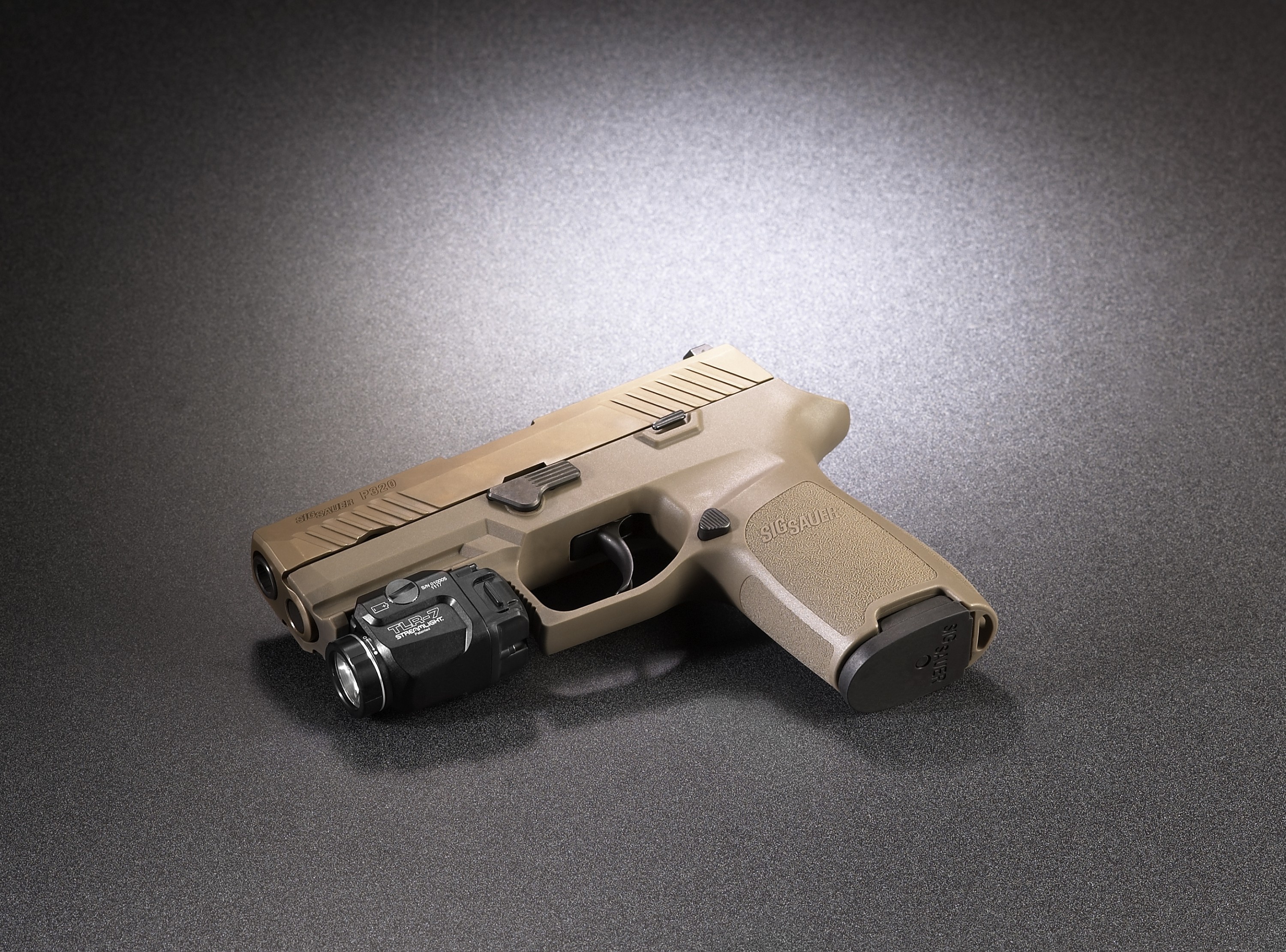 Компактний і потужний підствольний ліхтар TLR-7® Фото 4